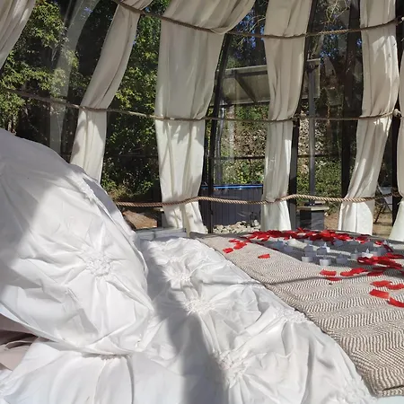 Bulles D'auvergne Luxe tent Cesset